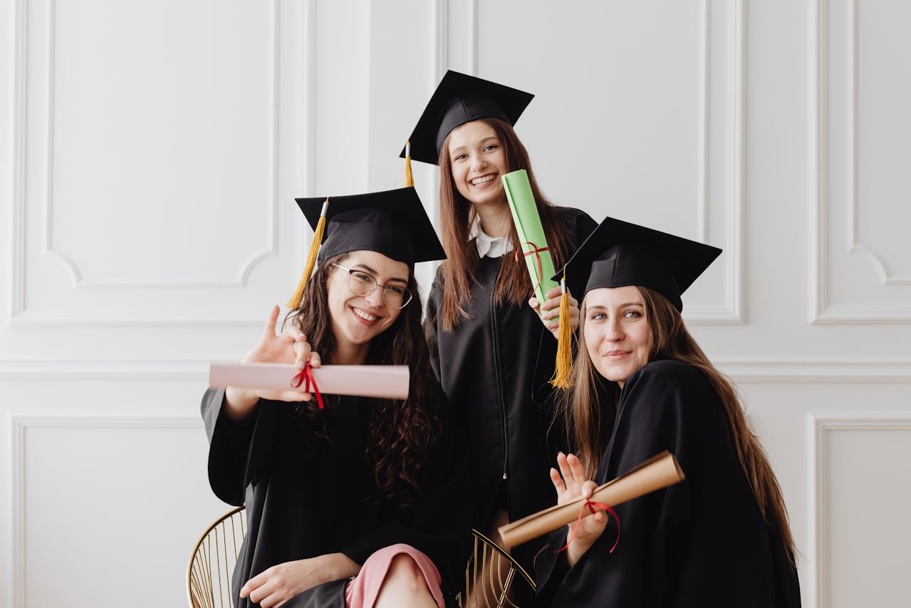 10 Best Scholarships You Need To Get in 2024